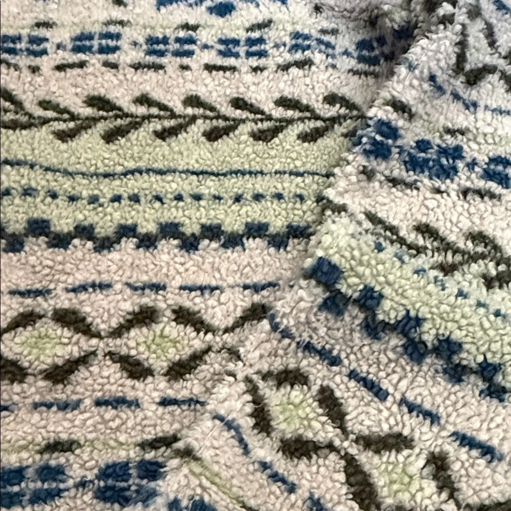 LL Bean Women’s Winter Patterned Sweater Warm  - Blue and Green Large - Picture 3 of 4